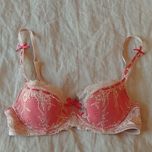2 FOR 15$! Elle Macpherson Bra size 32B NWOT